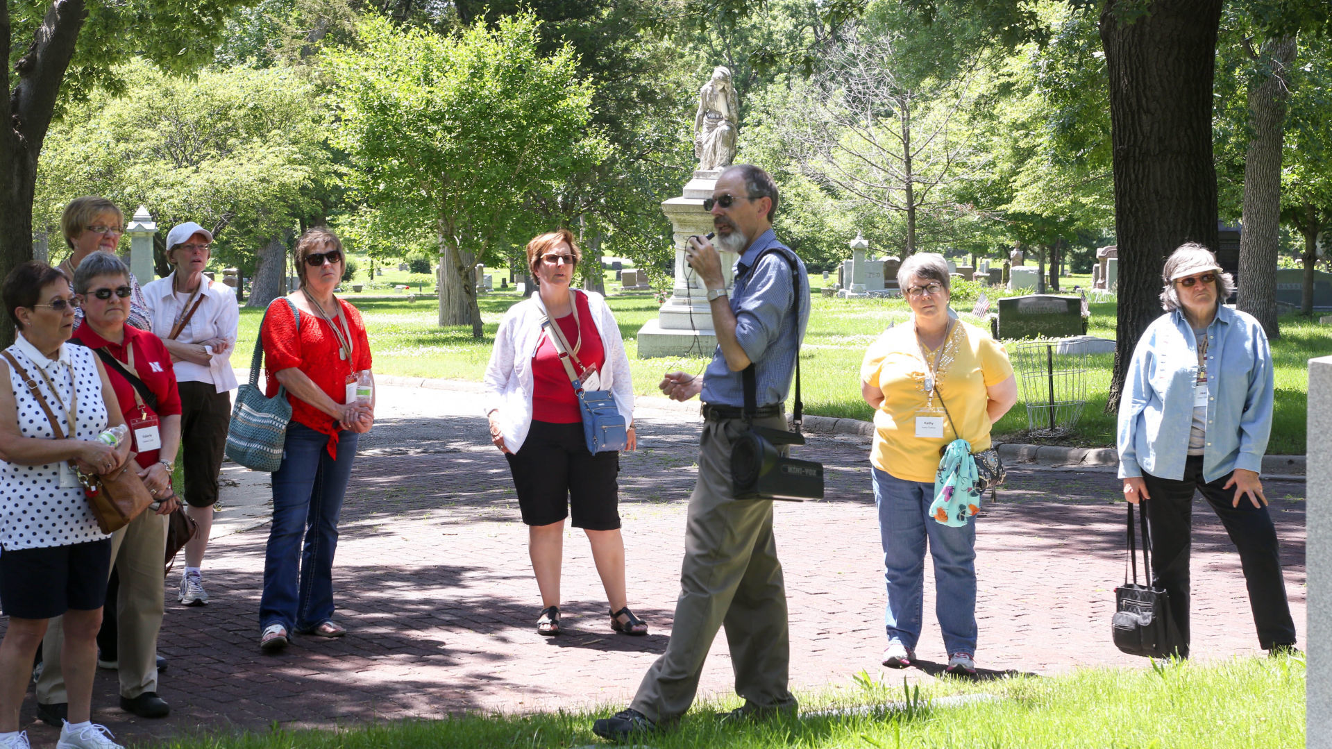 Ed Zimmer leads tour at Wyuka